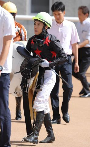 吉田隼人騎手が落馬負傷から5か月ぶり実戦復帰　京都2Rで8着「違和感なく乗れました」