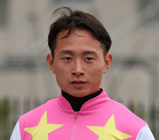 岩田望来騎手が落馬負傷で1月13日の中京7鞍乗り替わり　シンザン記念のラージギャラリーは坂井瑠星騎手が騎乗