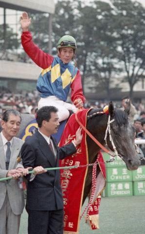 “芦毛の怪物”の中央デビュー飾った河内氏忘れない