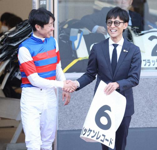 阪神4Rで秋山師が初勝利「ユタカさんは格好良い」　武豊「指示通りに乗って勝てた(笑い)」