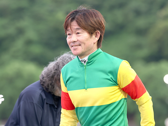 “教官・ミスターピンク”との再会に「楽しみやね(笑)」 大忙しの小牧太騎手は地方競馬教養センターの講師で那須へ！