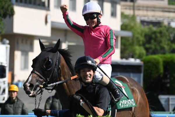 【小倉記念】唯一の牝馬イングランドアイズが重賞初制覇 格上挑戦も軽ハンデを生かし好位から抜け出す