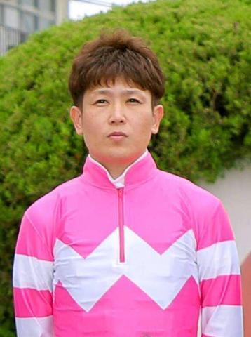 岡部誠騎手の8月1日付更新予定の騎手免許交付されず　昨年ハラスメント行為で処分受け今月は通信違反で処分