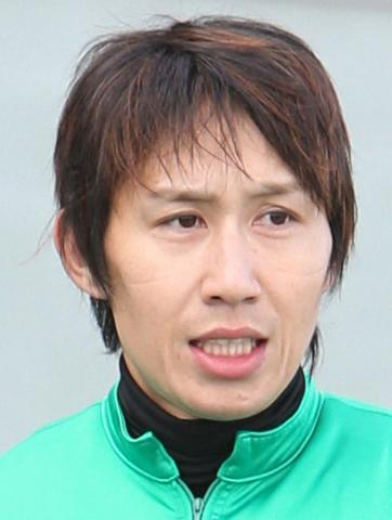 パドックで落馬　田辺裕信騎手　左足カカト骨折判明　全治に3カ月以上
