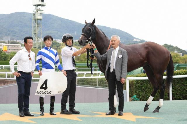 【阪神新馬戦】高須克弥氏の所有馬タカスタカスタカスが初陣V　藤原師「オーナーの名前が効いている」