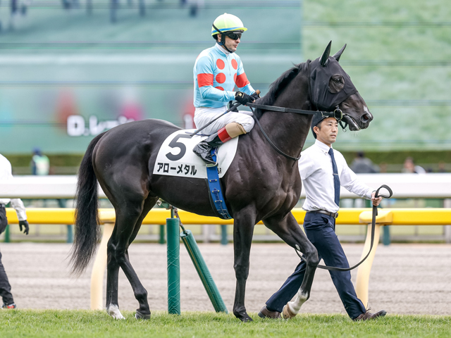 【メイクデビュー東京5Rレース後コメント】アローメタル C.ルメール騎手ら