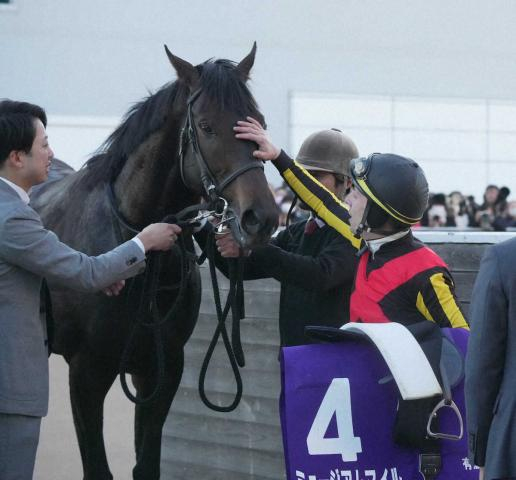 【有馬記念】C・デムーロ　話題ドラマに引き込まれ初V達成「自分の人生と重なる部分もあった」