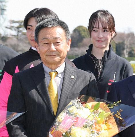 中山競馬場で引退調教師セレモニー　元騎手・藤田菜七子さんも出席