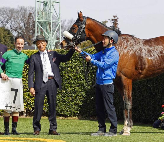 【中山4R・3歳1勝クラス】引退する国枝調教師のチャーリーがルメール騎手背に惜別V　「感謝感激」