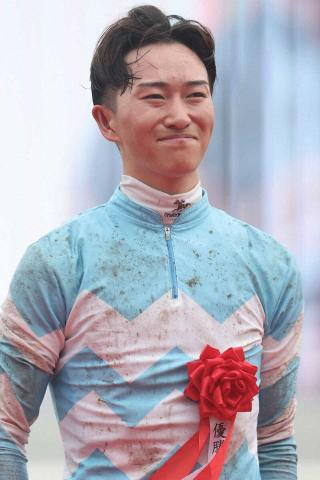 菅原明良騎手、腰椎骨折の診断　復帰に3カ月か　1日中山9Rで落馬