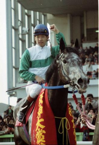 【追憶の阪神大賞典】91年メジロマックイーン　オグリ引退後の“不安”を一掃　新時代のヒーロー誕生