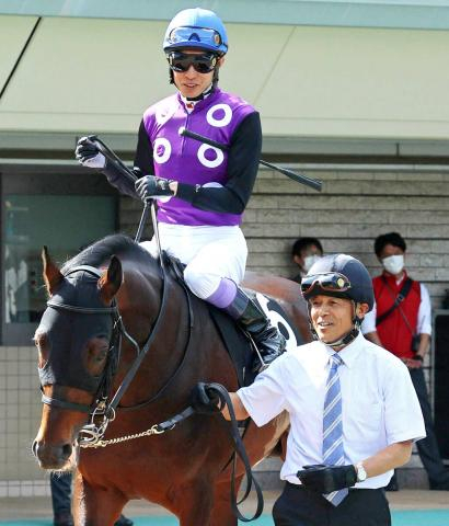 【鎌倉S】熱視線を集めて国枝栄厩務員と武豊騎手のレジェンドコンビ　「新人だから頼むよ」とあいさつ