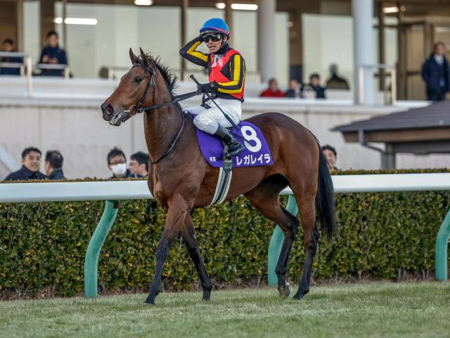 【宝塚記念】GIウイナー豪華3頭出し サンデーレーシングが5年ぶりのGIワンツースリーなるか