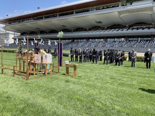 開設130周年の函館競馬場で馬場浄め　荻野琢らが無事を祈願