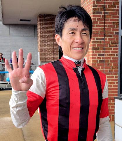 「最高の親孝行ができた」地元・函館で丹内祐次騎手が1Rから4連勝　8Rも勝利で自身最多一日5勝　