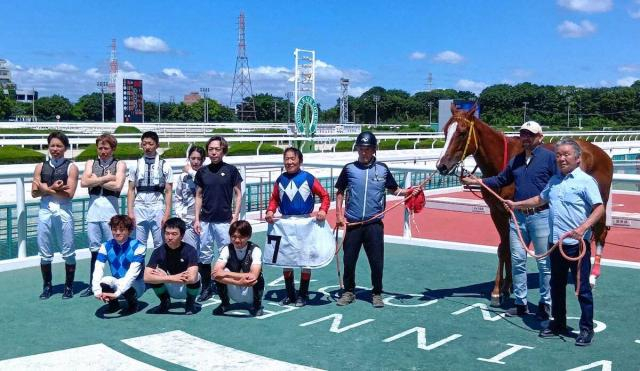 【阪神アーバン競馬】川原正一騎手が国内最年長勝利記録を67歳4カ月23日に更新　的場元騎手の記録抜く
