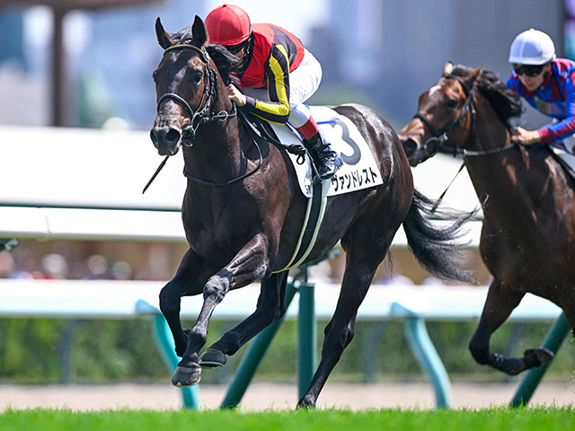 【メイクデビュー札幌5Rレース後コメント】ヴァンドレスト C.ルメール騎手ら