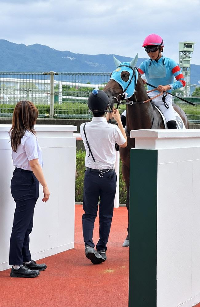 【新馬戦】ヤマニンガルブ　ゴール前とらえた！デビューＶ　前川師「体に余裕あるなかで強い勝ち方をしてくれた」